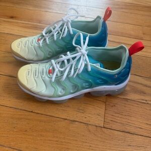 Nike Air VaporMax Plus mint